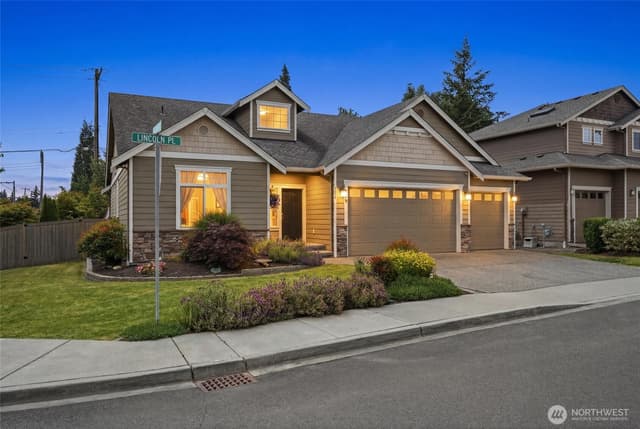 Property photo for 2210 Lincoln Place, Snohomish