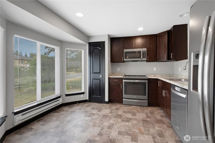 Property photo for 32219 14th Avenue SW, Federal Way photo 13