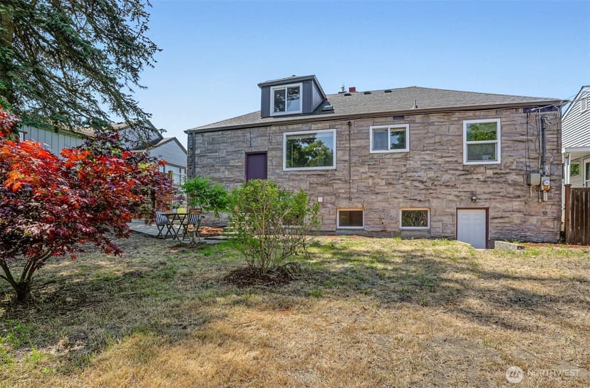 Property photo for 4711 Colby Avenue, Everett photo 27