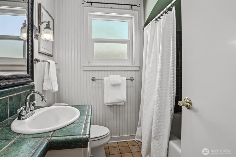 Property photo for 4711 Colby Avenue, Everett photo 12