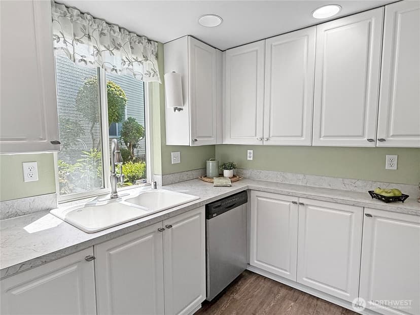 Property photo for 800 96th Avenue NE #i 102, Lake Stevens photo 7