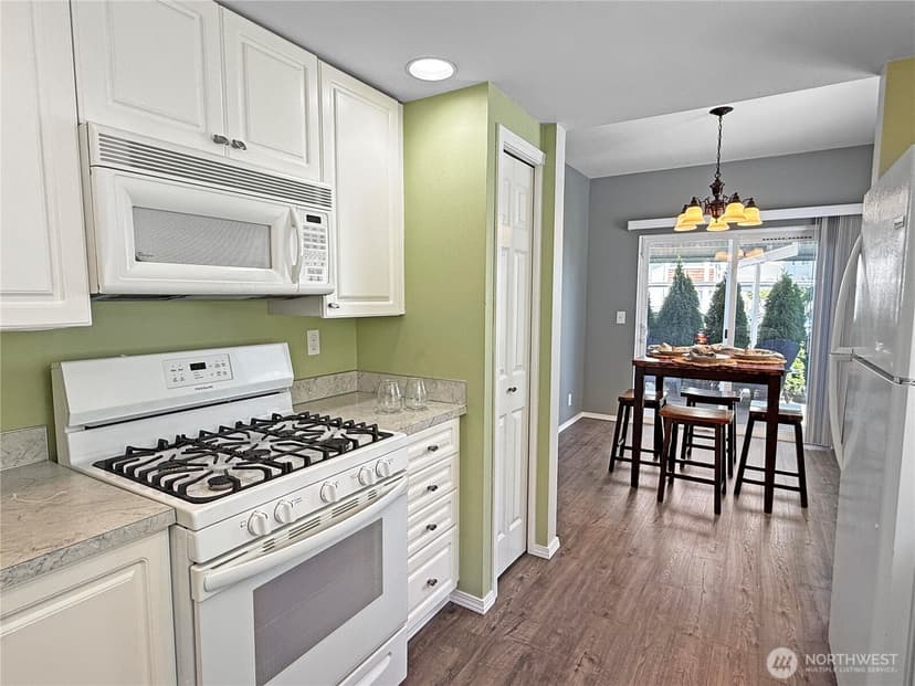 Property photo for 800 96th Avenue NE #i 102, Lake Stevens photo 10
