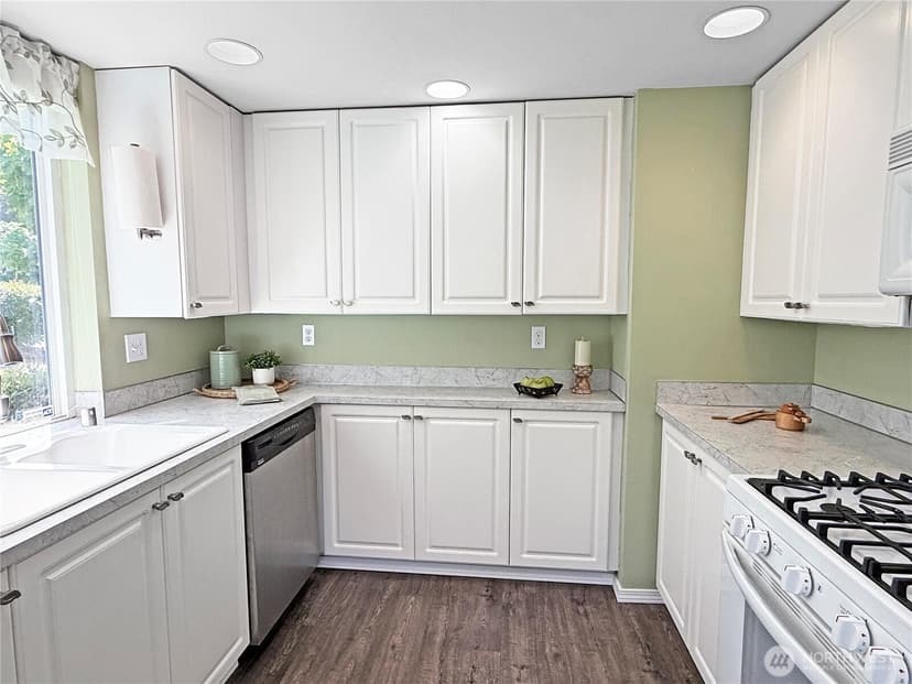 Property photo for 800 96th Avenue NE #i 102, Lake Stevens photo 8