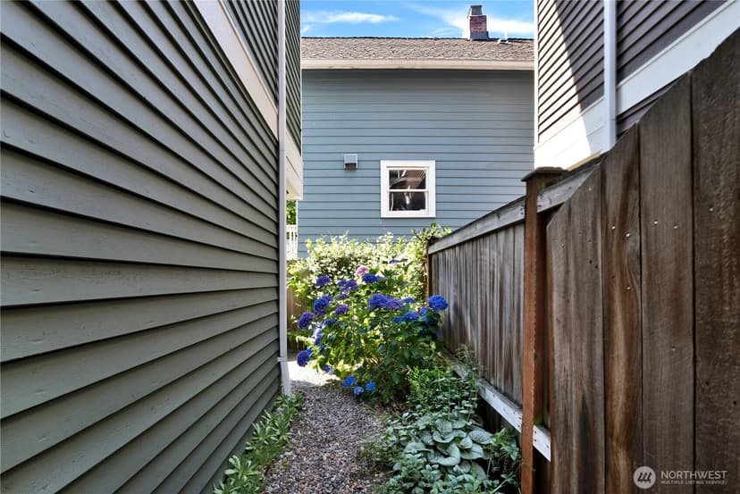 Property photo for 4516 Dayton Avenue N, Seattle photo 15