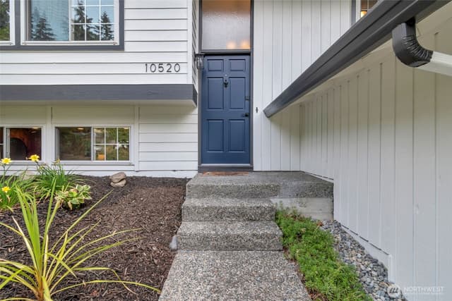 Property photo for 10520 NE 136th Place, Kirkland photo 3