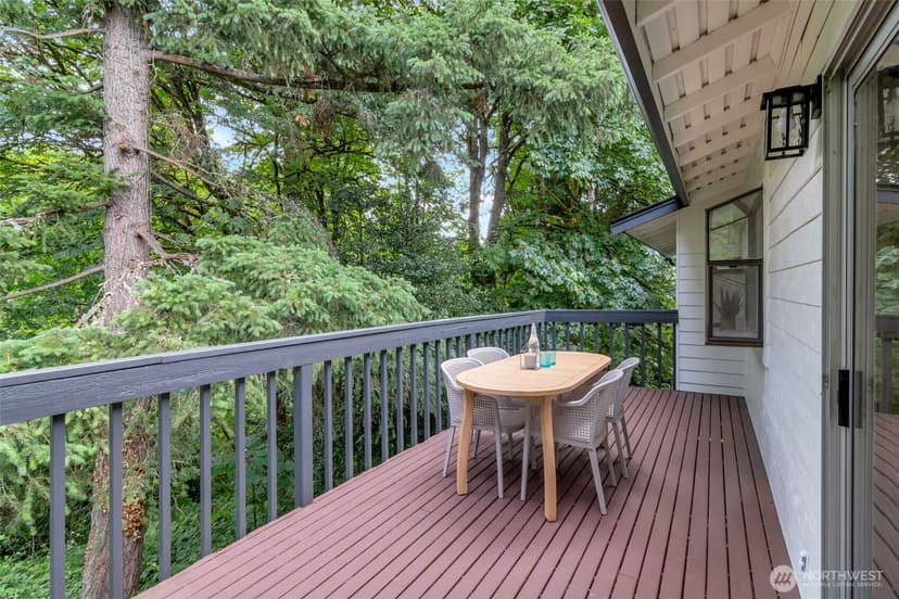 Property photo for 10520 NE 136th Place, Kirkland photo 25