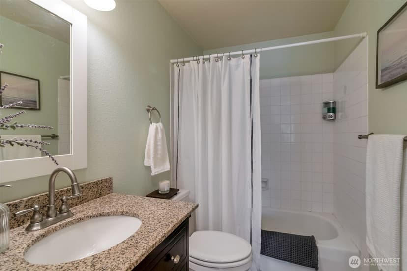 Property photo for 10520 NE 136th Place, Kirkland photo 6