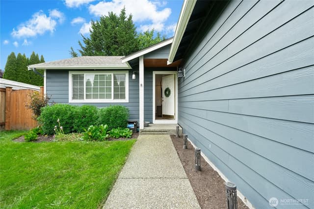 Property photo for 13813 52nd Avenue NE, Marysville photo 2
