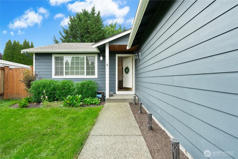 Property photo for 13813 52nd Avenue NE, Marysville photo 2