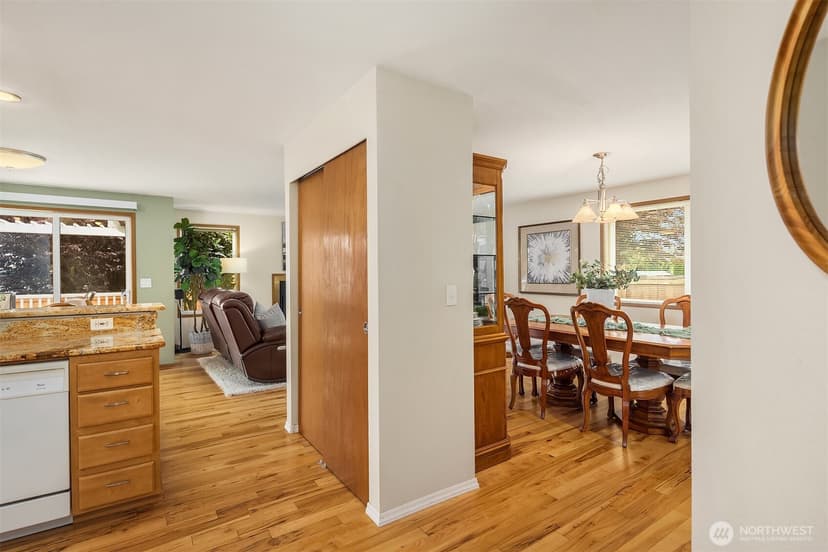Property photo for 28010 129th Place SE, Kent photo 16