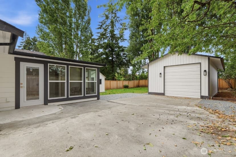 Property photo for 1433 SW Donovan Street, Seattle photo 27