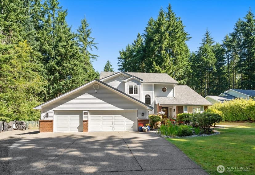 Property photo for 8925 Pebble Place SE, Port Orchard photo 2