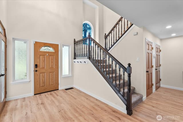 Property photo for 8925 Pebble Place SE, Port Orchard photo 3