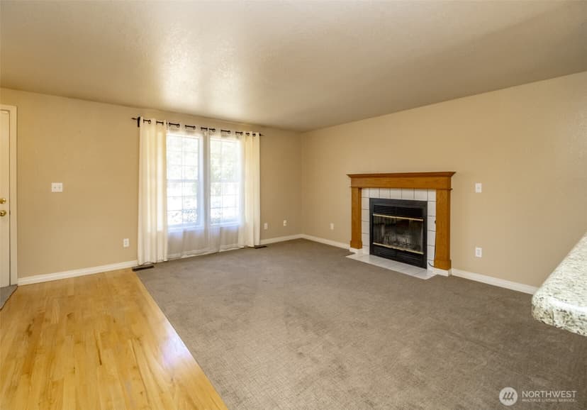 Property photo for 10025 14th Avenue E, Tacoma photo 6