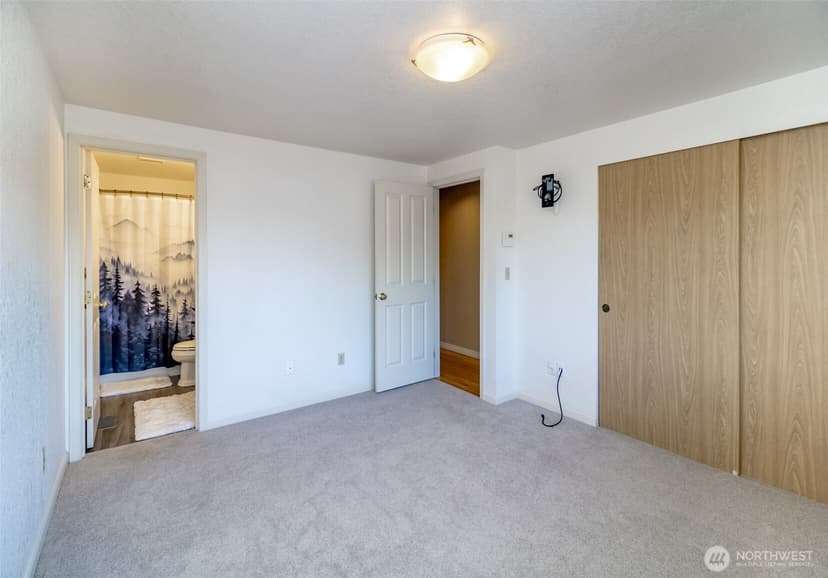 Property photo for 10025 14th Avenue E, Tacoma photo 16
