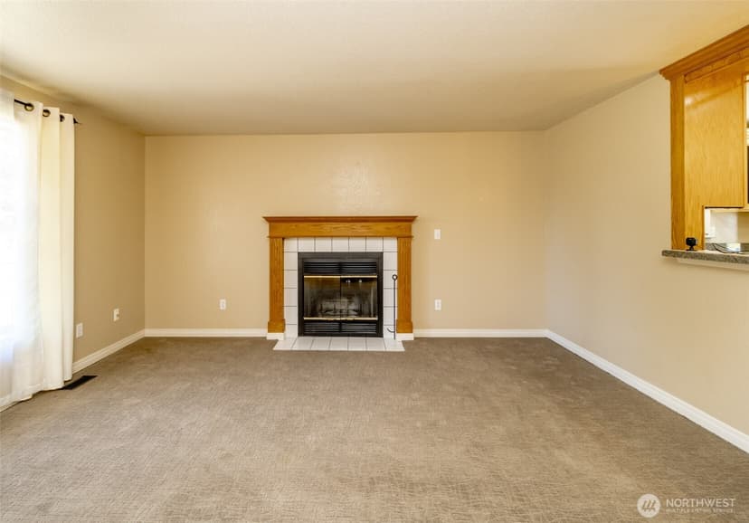 Property photo for 10025 14th Avenue E, Tacoma photo 9