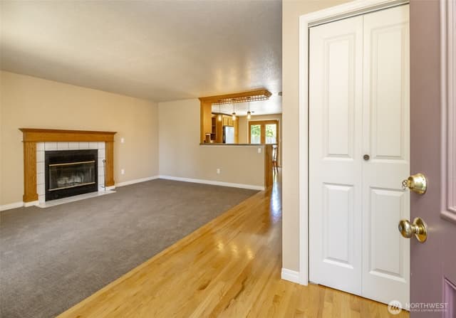 Property photo for 10025 14th Avenue E, Tacoma photo 4