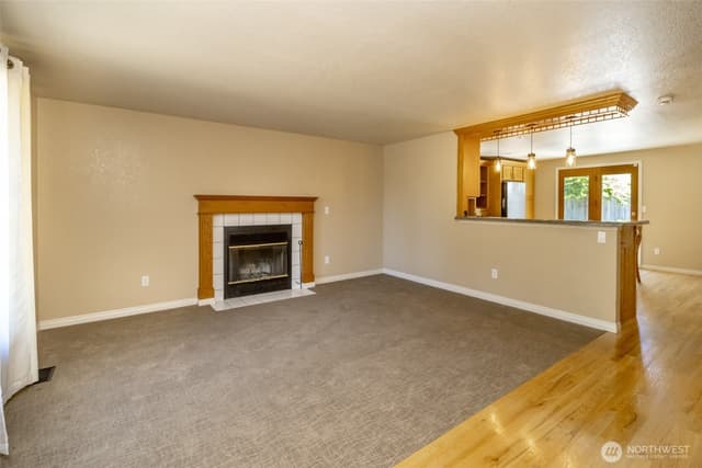 Property photo for 10025 14th Avenue E, Tacoma photo 5