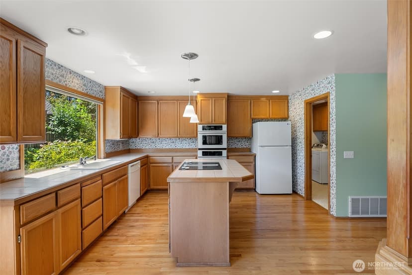 Property photo for 5625 108th Place SW, Mukilteo photo 11