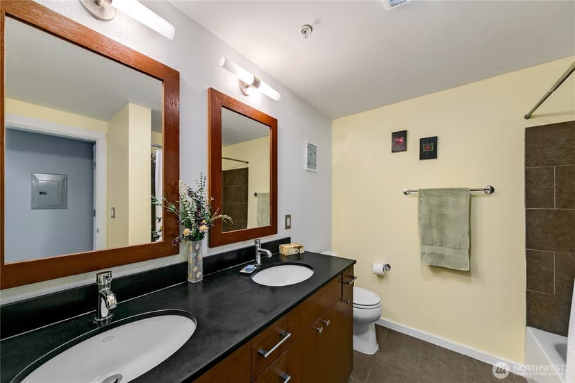 Property photo for 76 Cedar Street #603, Seattle photo 10