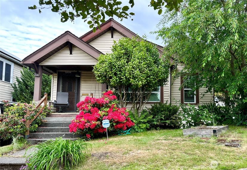 Property photo for 1500 31st Avenue, Seattle photo 2
