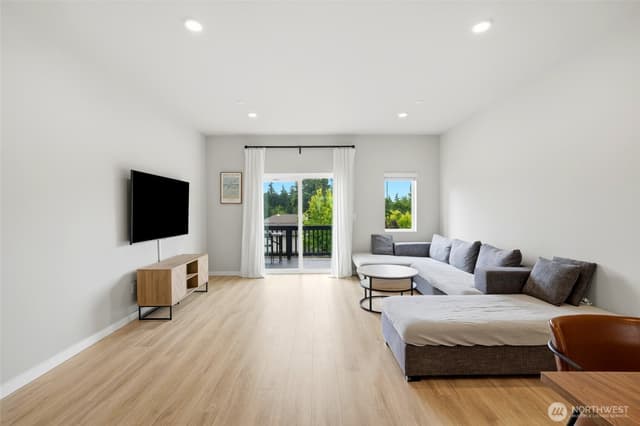 Property photo for 14925 44th Avenue W #B5, Lynnwood photo 4