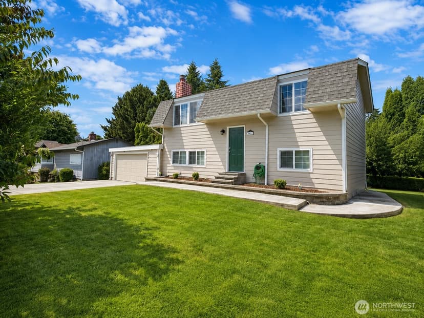 Property photo for 6132 59th Street NE, Marysville photo 2