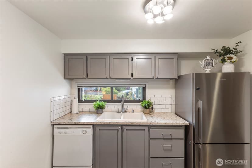 Property photo for 21634 14th Avenue S #C-4, Des Moines photo 6