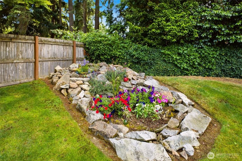 Property photo for 6106 Hillcrest Drive SW, Lakewood photo 37