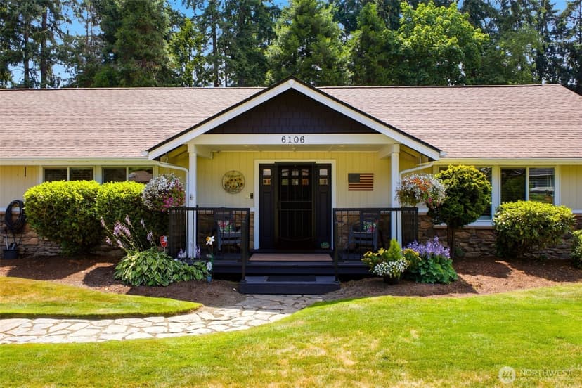 Property photo for 6106 Hillcrest Drive SW, Lakewood photo 3