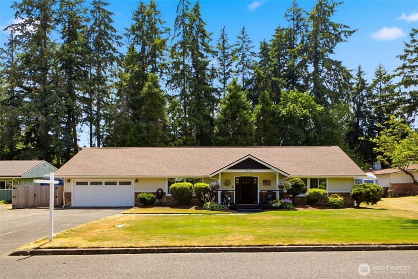 Property photo for 6106 Hillcrest Drive SW, Lakewood photo 2