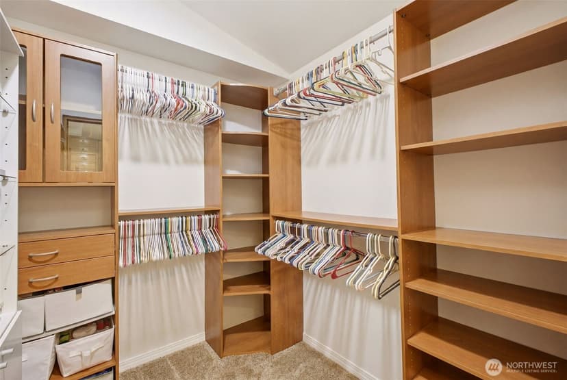 Property photo for 6106 Hillcrest Drive SW, Lakewood photo 19