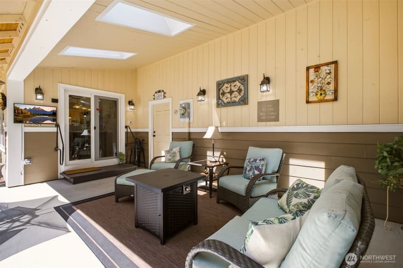 Property photo for 6106 Hillcrest Drive SW, Lakewood photo 30