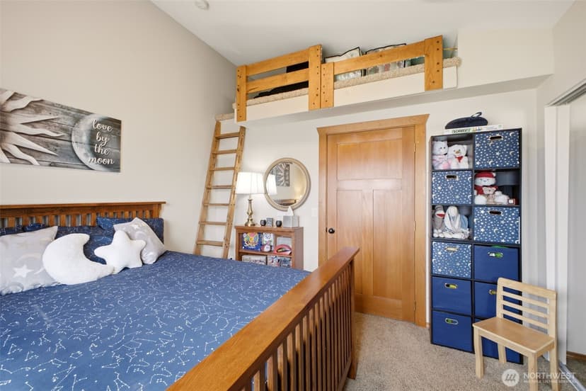 Property photo for 6106 Hillcrest Drive SW, Lakewood photo 23