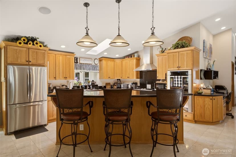 Property photo for 6106 Hillcrest Drive SW, Lakewood photo 13