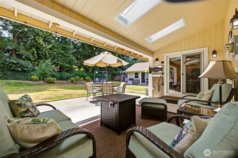Property photo for 6106 Hillcrest Drive SW, Lakewood photo 31