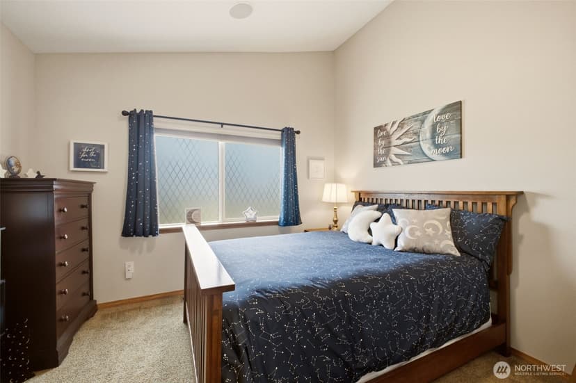 Property photo for 6106 Hillcrest Drive SW, Lakewood photo 22