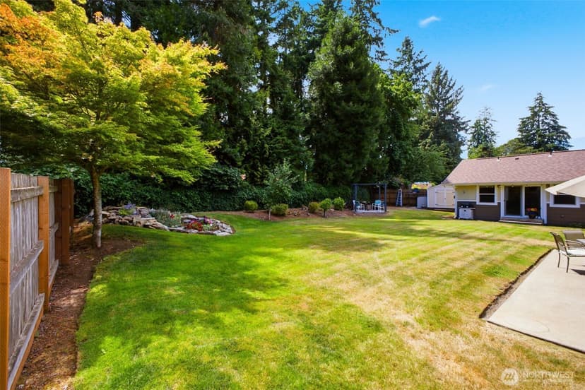 Property photo for 6106 Hillcrest Drive SW, Lakewood photo 34