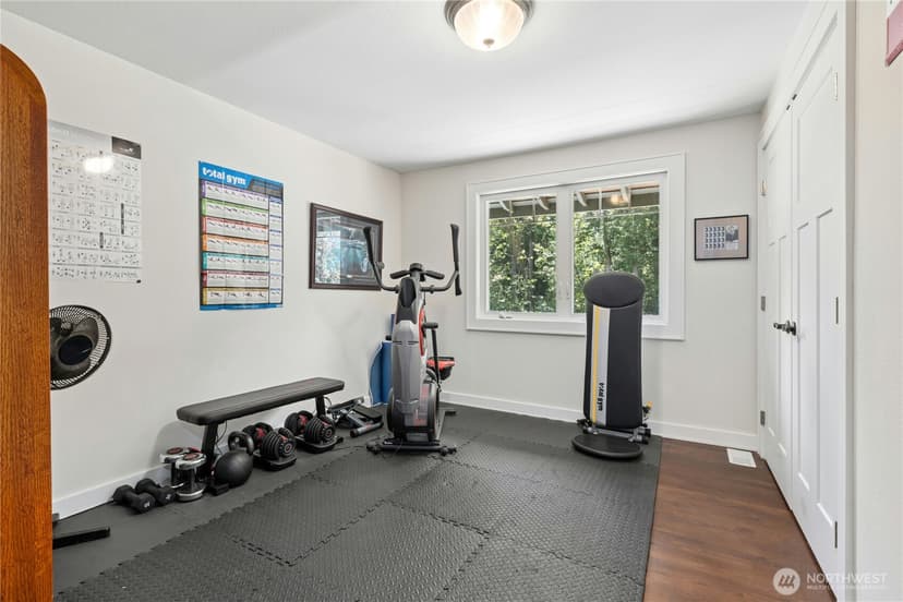 Property photo for 1171 Sycamore Drive SE, Issaquah photo 24