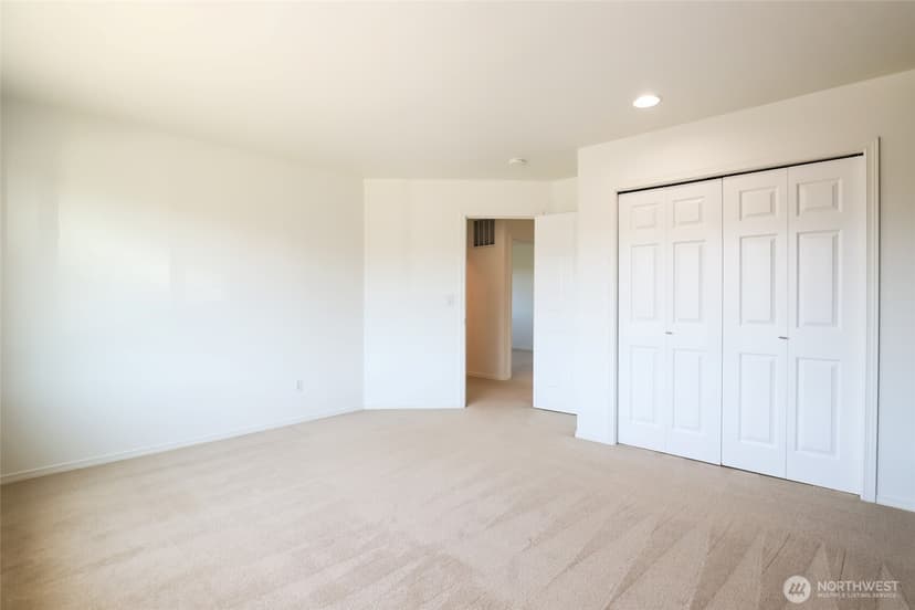 Property photo for 3901 Broadmoor Drive NE, Tacoma photo 21