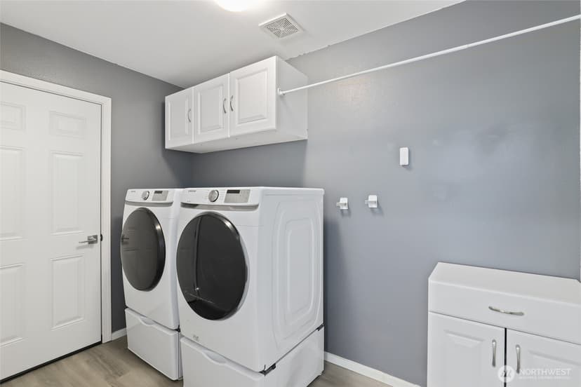 Property photo for 3901 Broadmoor Drive NE, Tacoma photo 25