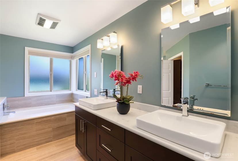 Property photo for 3901 Broadmoor Drive NE, Tacoma photo 16