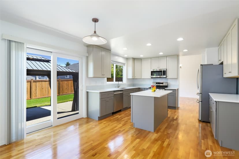 Property photo for 3901 Broadmoor Drive NE, Tacoma photo 9