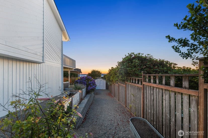 Property photo for 9929 76th Street SW, Lakewood photo 33