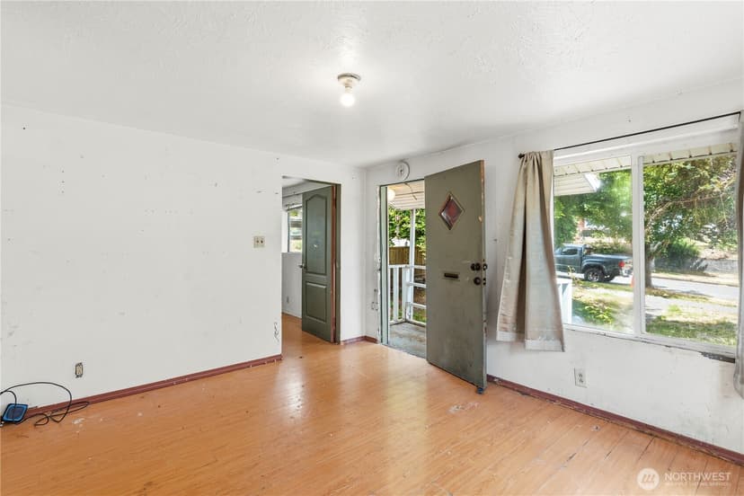 Property photo for 5307 16th Avenue S, Seattle photo 6