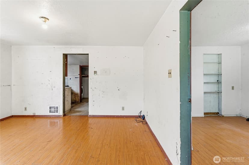 Property photo for 5307 16th Avenue S, Seattle photo 8