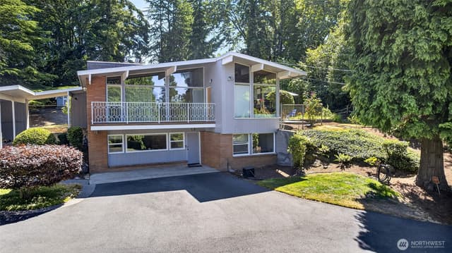 Property photo for 17438 6th Avenue SW, Normandy Park photo 3