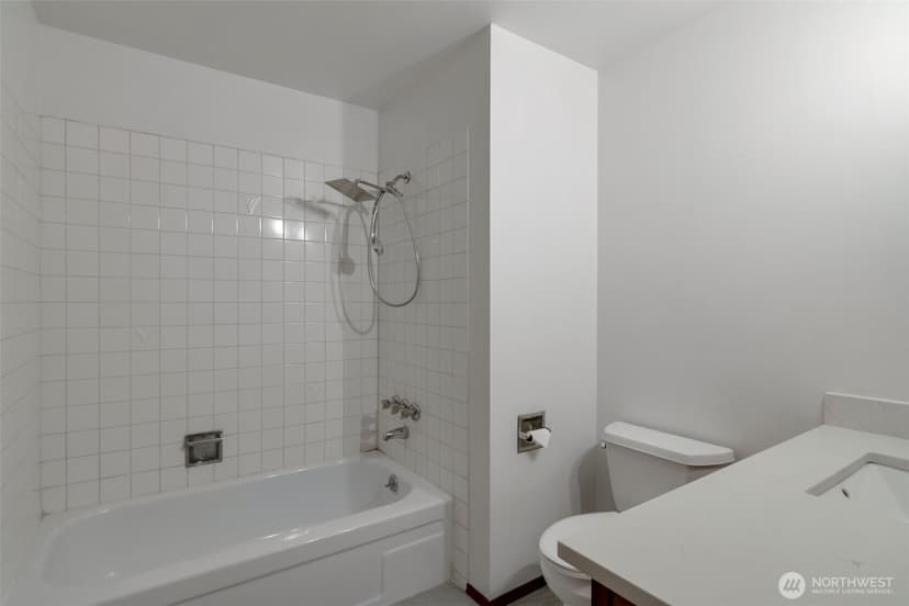 Property photo for 17050 Northup Way #25, Bellevue photo 23