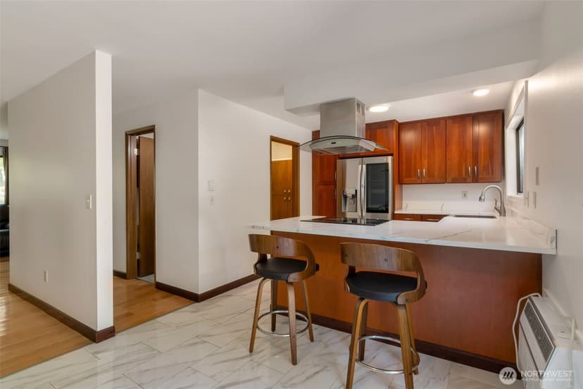 Property photo for 17050 Northup Way #25, Bellevue photo 7