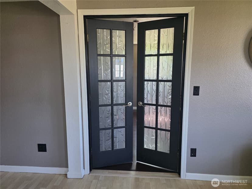 Property photo for 8902 Forest Road SW, Lakewood photo 19